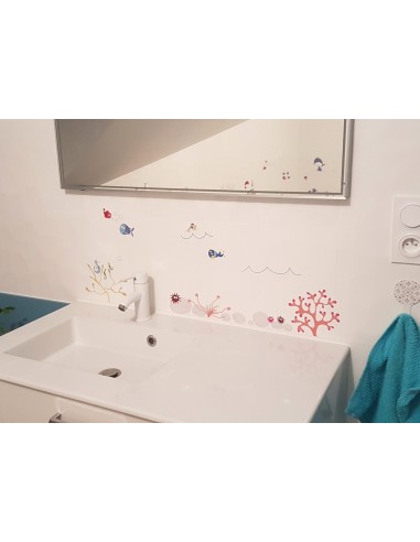 Sticker de la mer. Photo de la salle de bain d'une cliente satisfaite Sticker de la mer. Photo de la salle de bain d'une cliente satisfaite