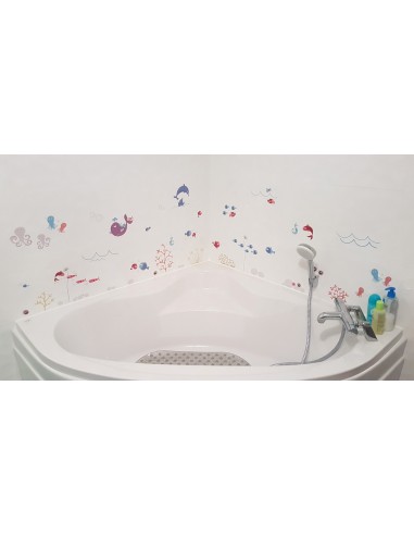 Sticker de la mer. Photo de la salle de bain d'une cliente satisfaite Sticker de la mer. Photo de la salle de bain d'une cliente satisfaite